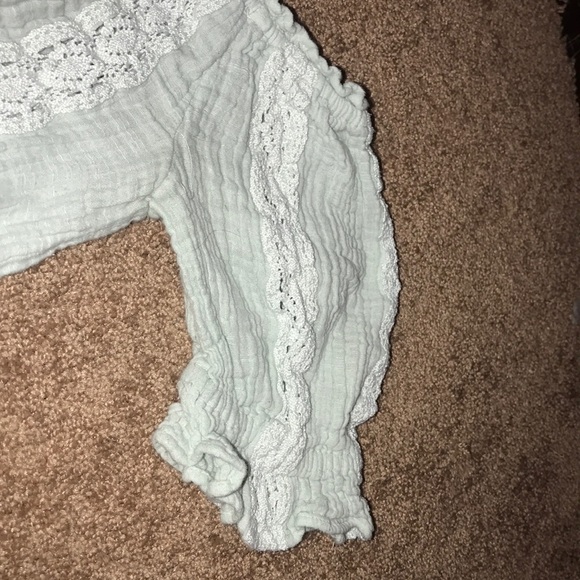 shirt - Picture 2 of 3